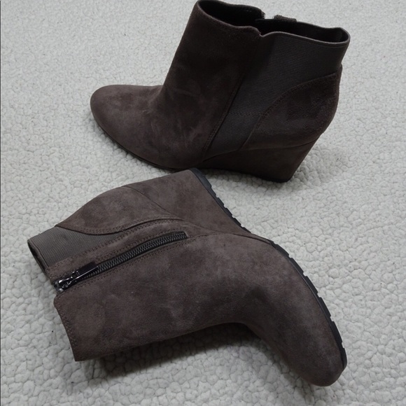 Clarks Shoes - Clarks Rosepoint Bell Wedge Gray Bootie Size 7